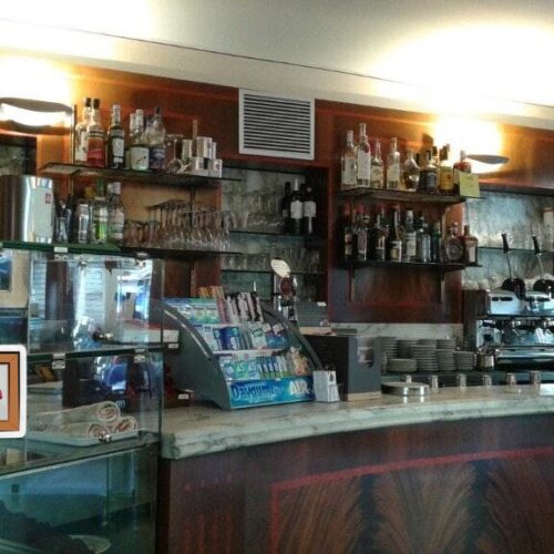 Petit Cafe - Photo 1