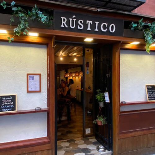 Rustico Madrid – Bar de vinos, café de especialidad y focacceria - Photo 1