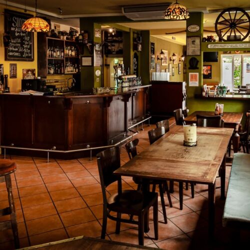 The Auld Rogue Irish Pub - Photo 1