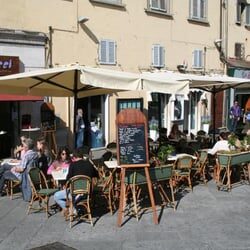 The Violin Irish Pub - Photo 1