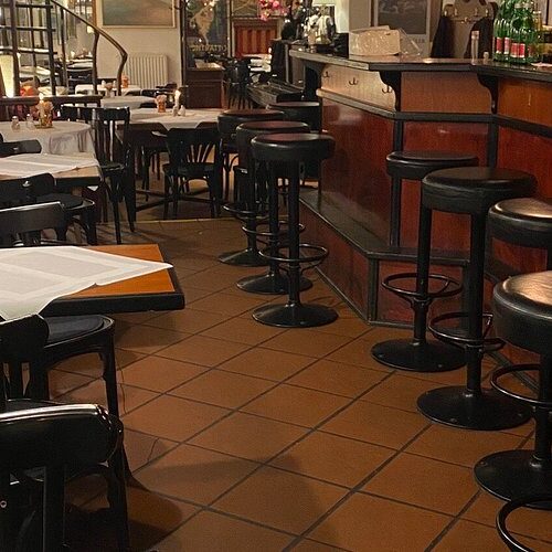 Piano Bar-Cafe-Restaurant - Photo 1